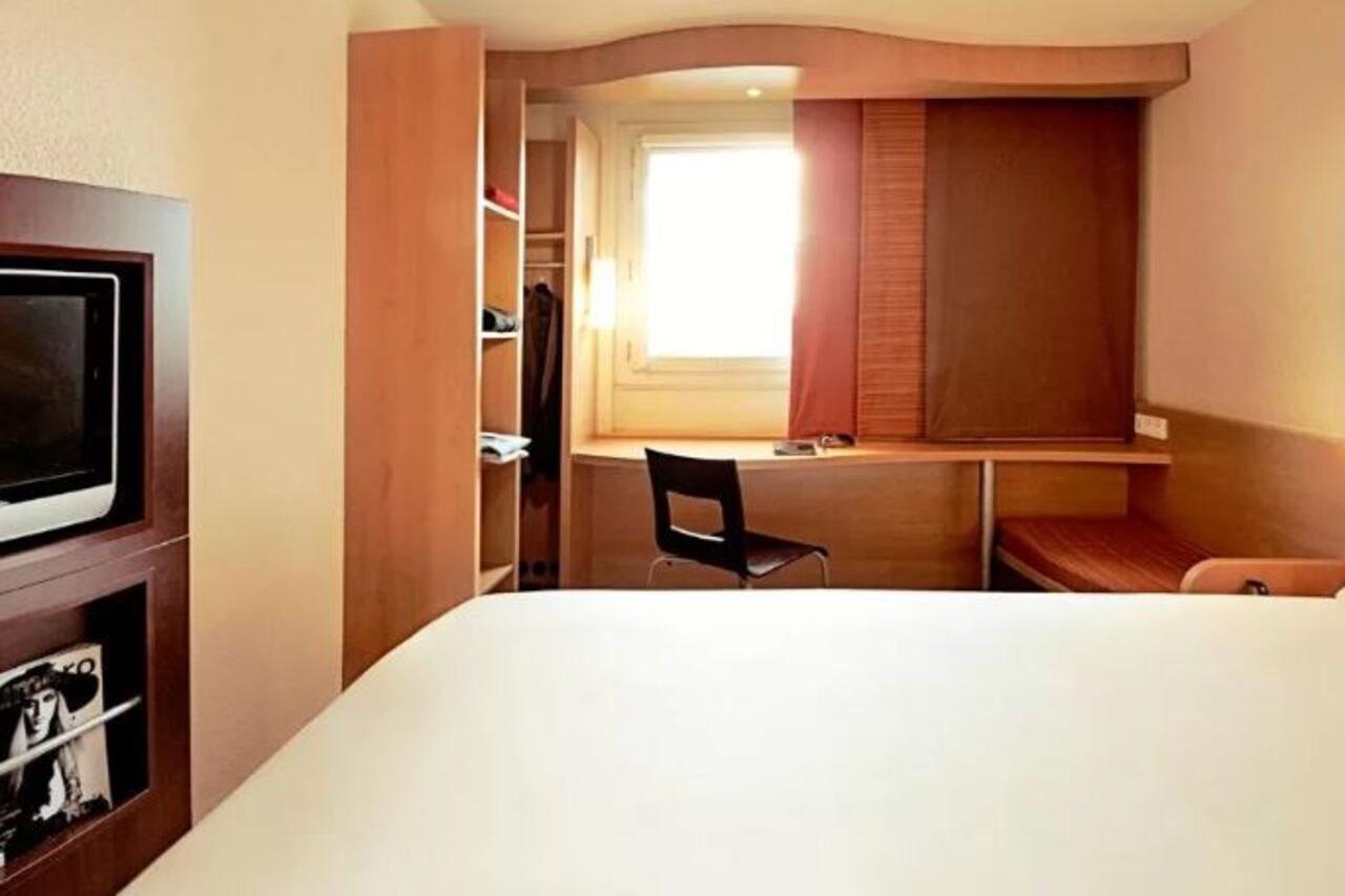 Ibis Barcelona Santa Coloma Hotel Santa Coloma de Gramanet Екстериор снимка