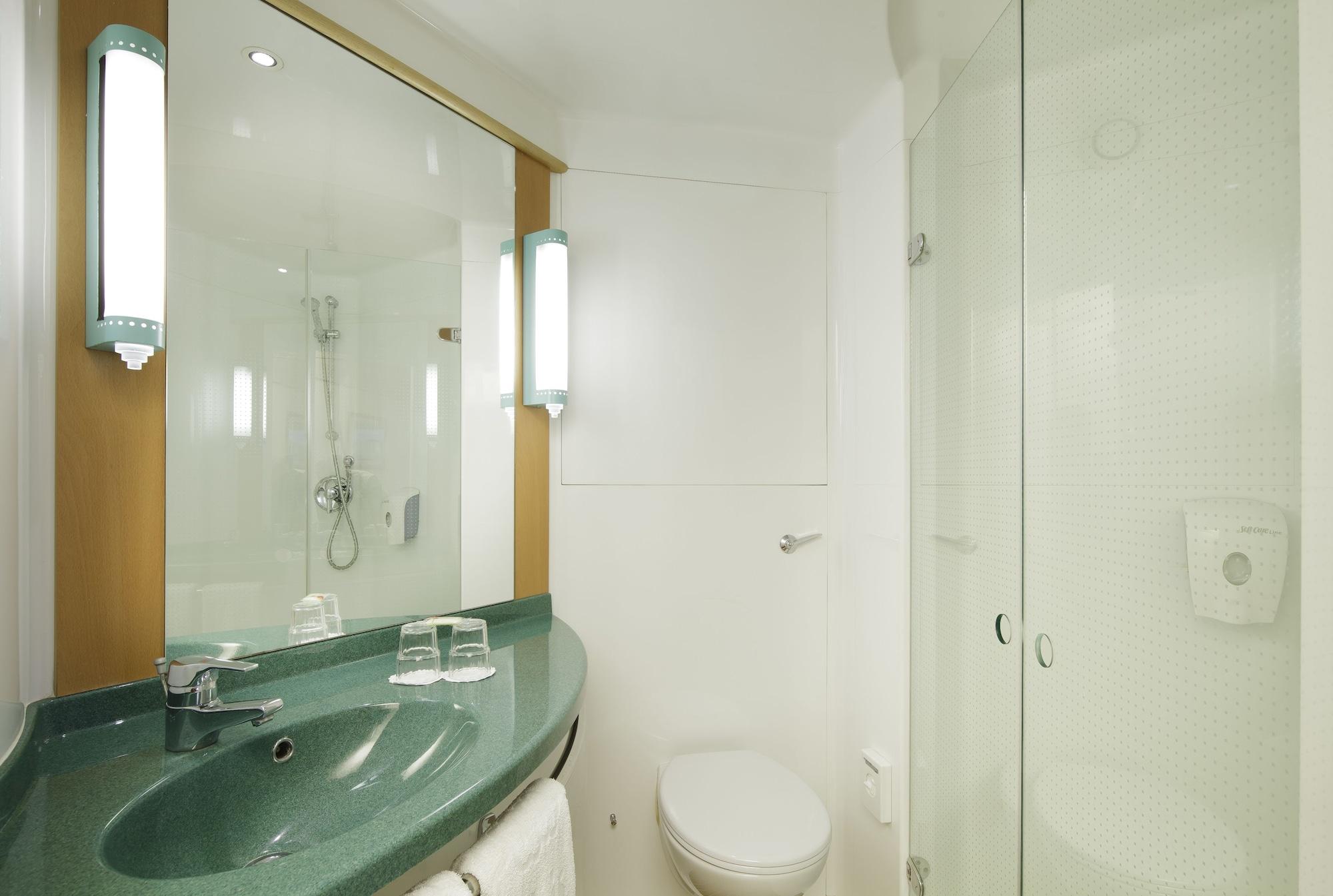 Ibis Barcelona Santa Coloma Hotel Santa Coloma de Gramanet Екстериор снимка