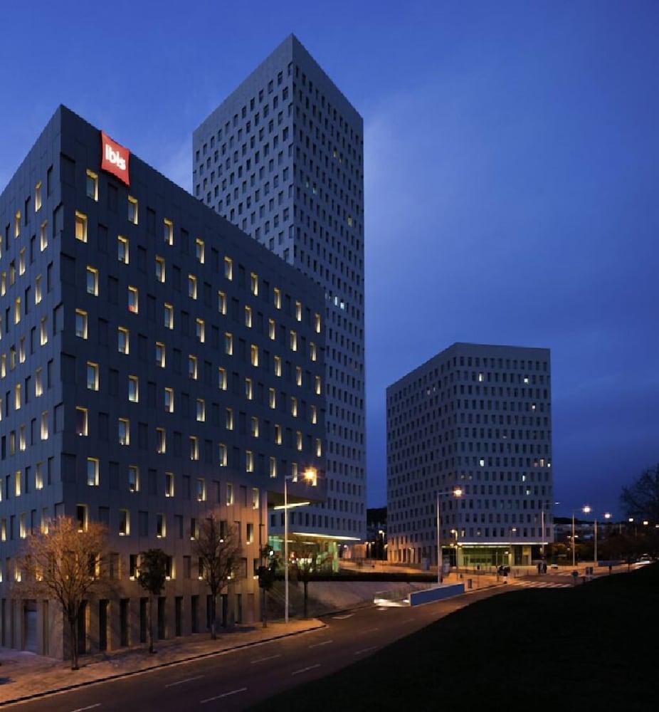 Ibis Barcelona Santa Coloma Hotel Santa Coloma de Gramanet Екстериор снимка