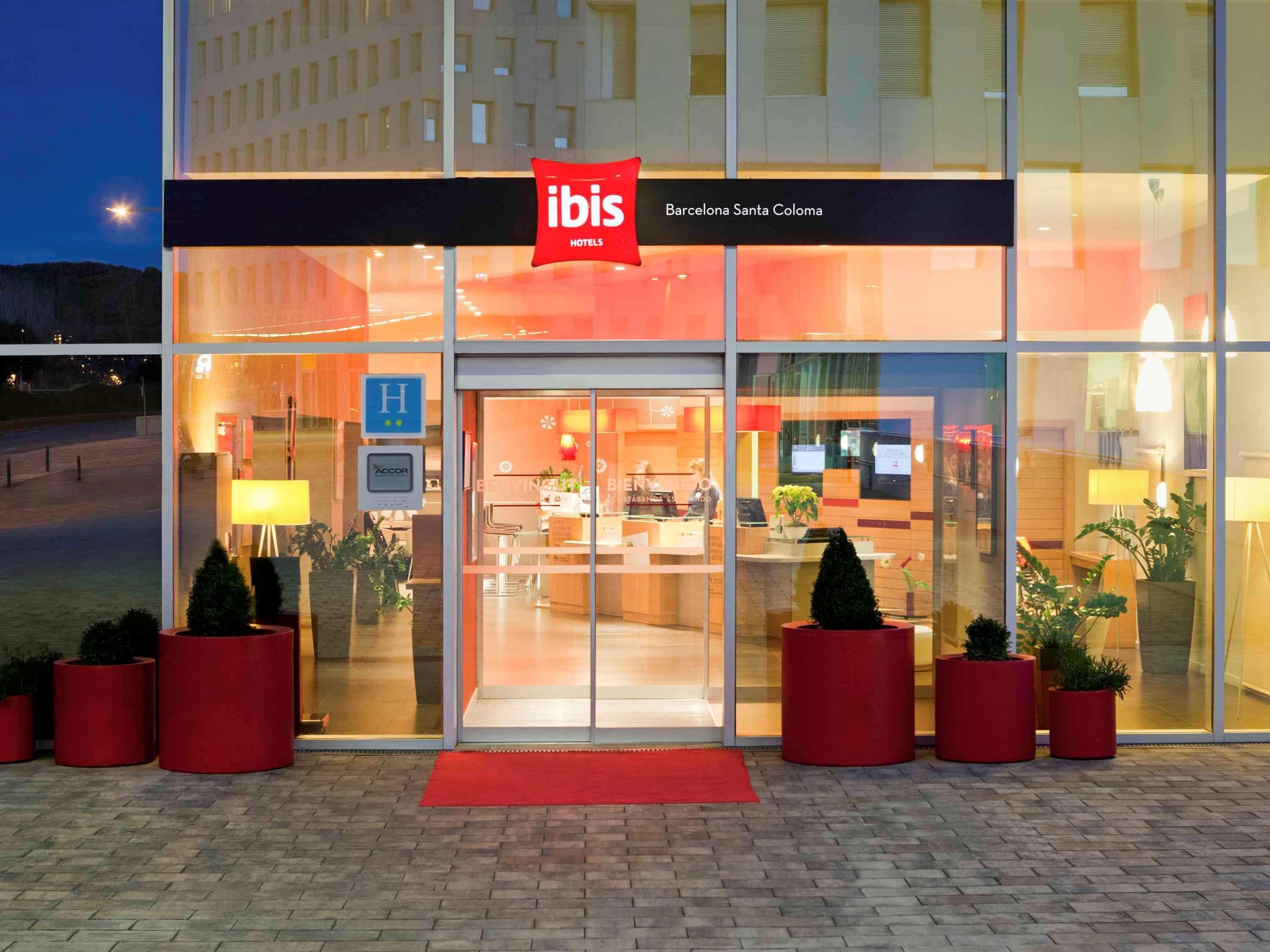 Ibis Barcelona Santa Coloma Hotel Santa Coloma de Gramanet Екстериор снимка