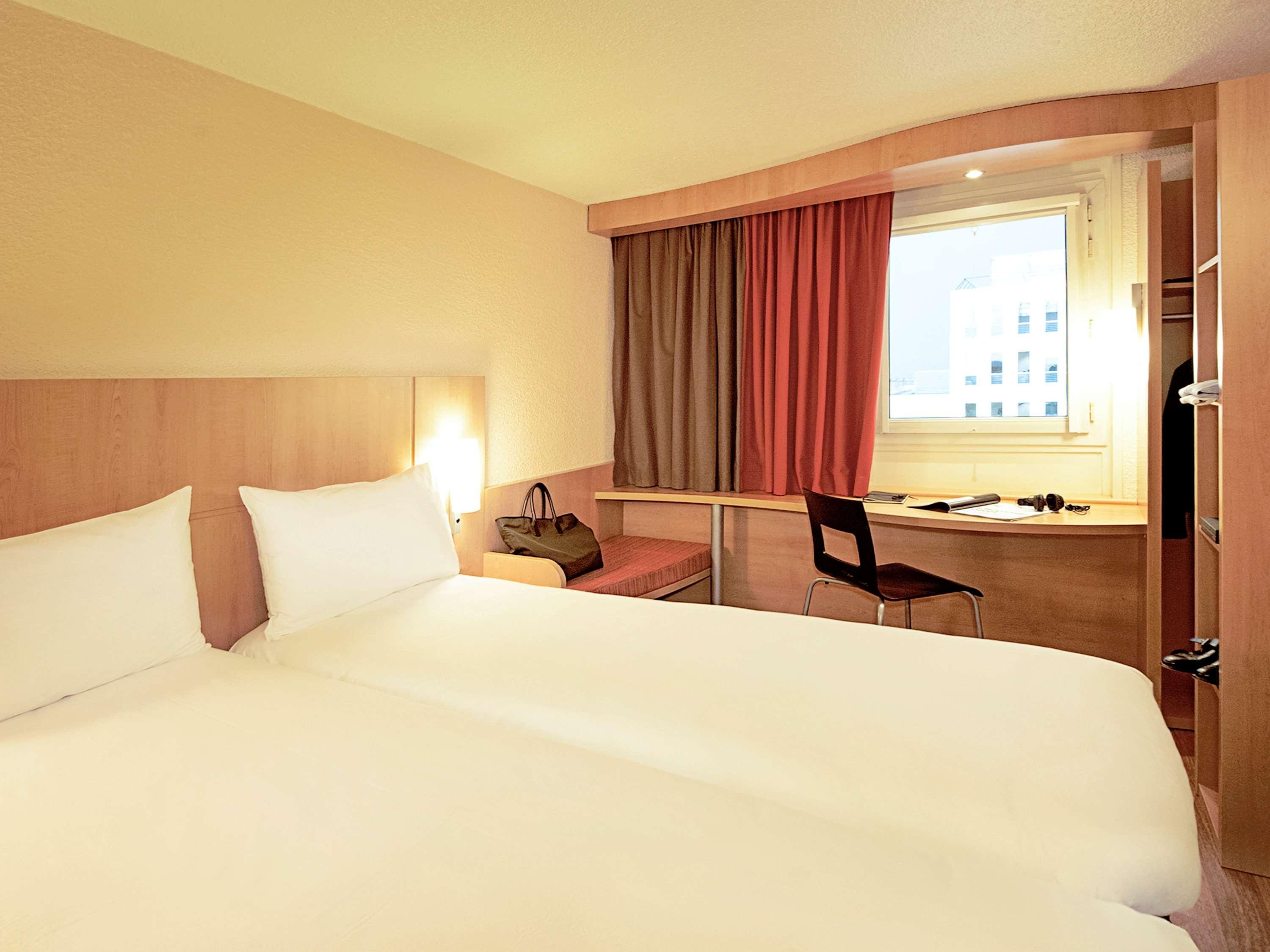 Ibis Barcelona Santa Coloma Hotel Santa Coloma de Gramanet Екстериор снимка