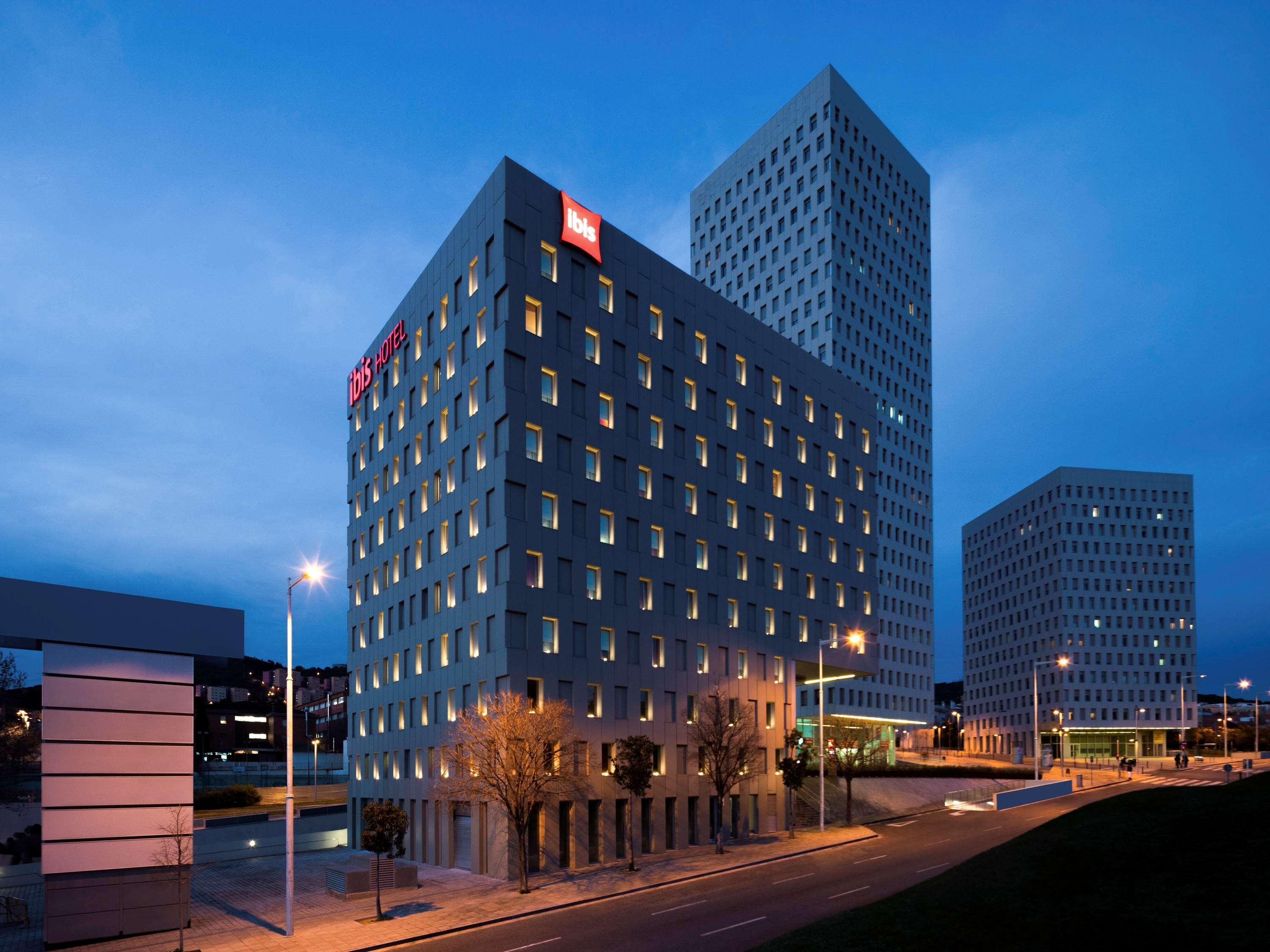 Ibis Barcelona Santa Coloma Hotel Santa Coloma de Gramanet Екстериор снимка