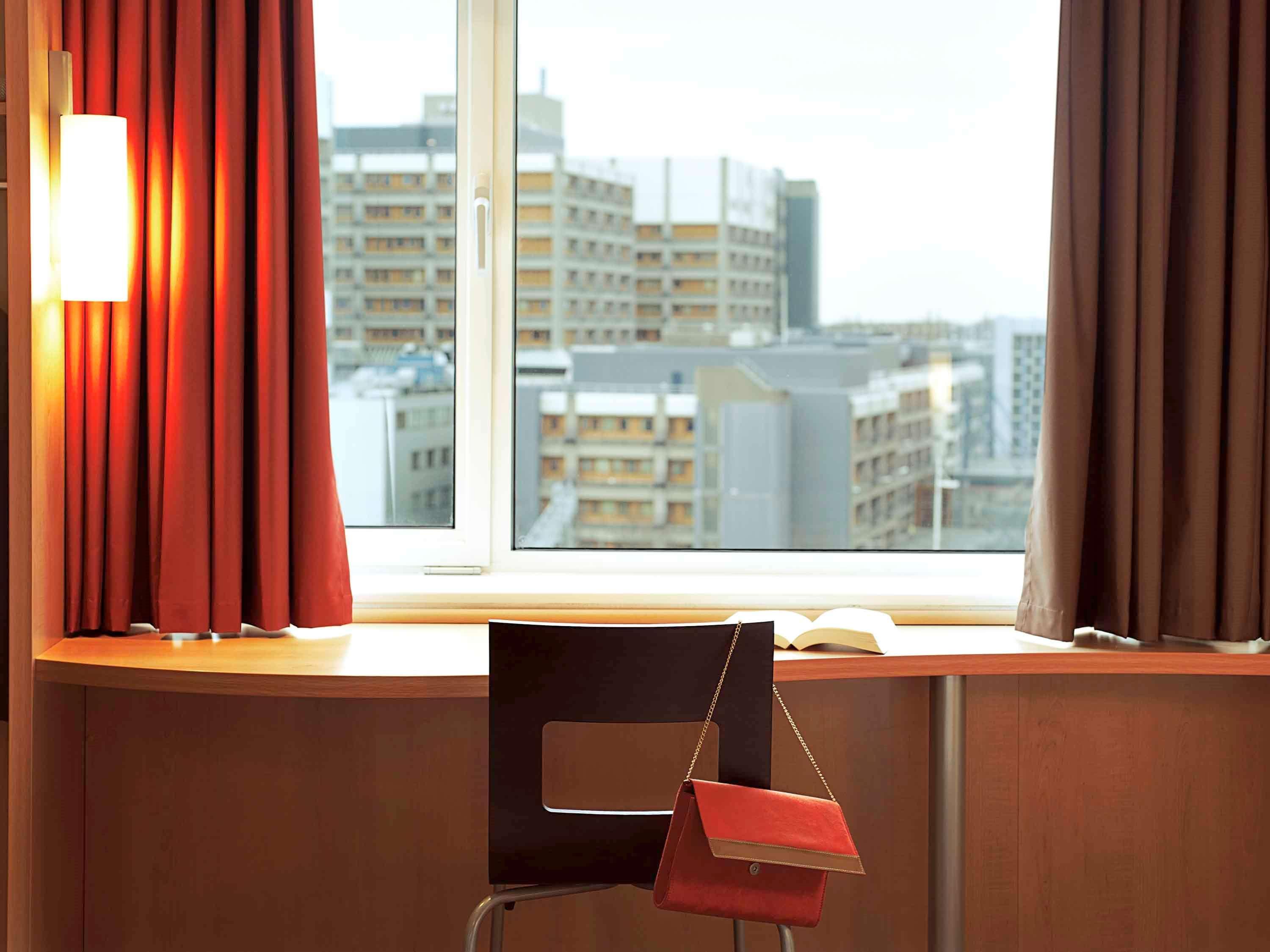 Ibis Barcelona Santa Coloma Hotel Santa Coloma de Gramanet Екстериор снимка
