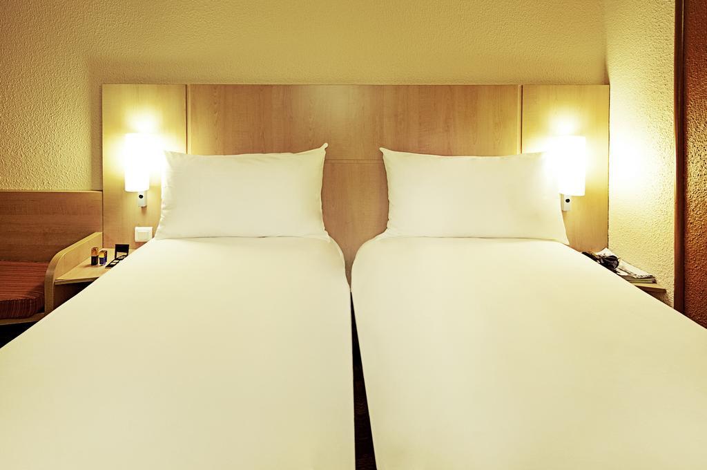 Ibis Barcelona Santa Coloma Hotel Santa Coloma de Gramanet Екстериор снимка
