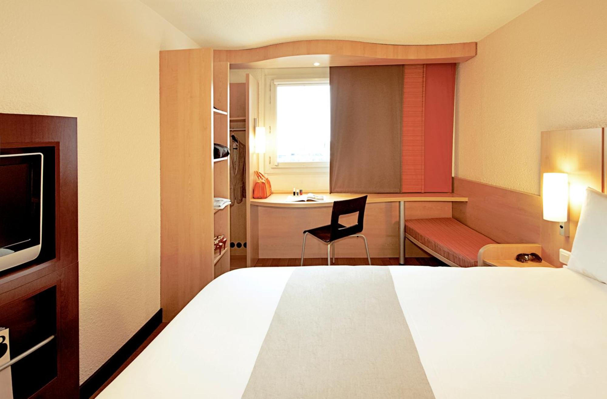 Ibis Barcelona Santa Coloma Hotel Santa Coloma de Gramanet Екстериор снимка