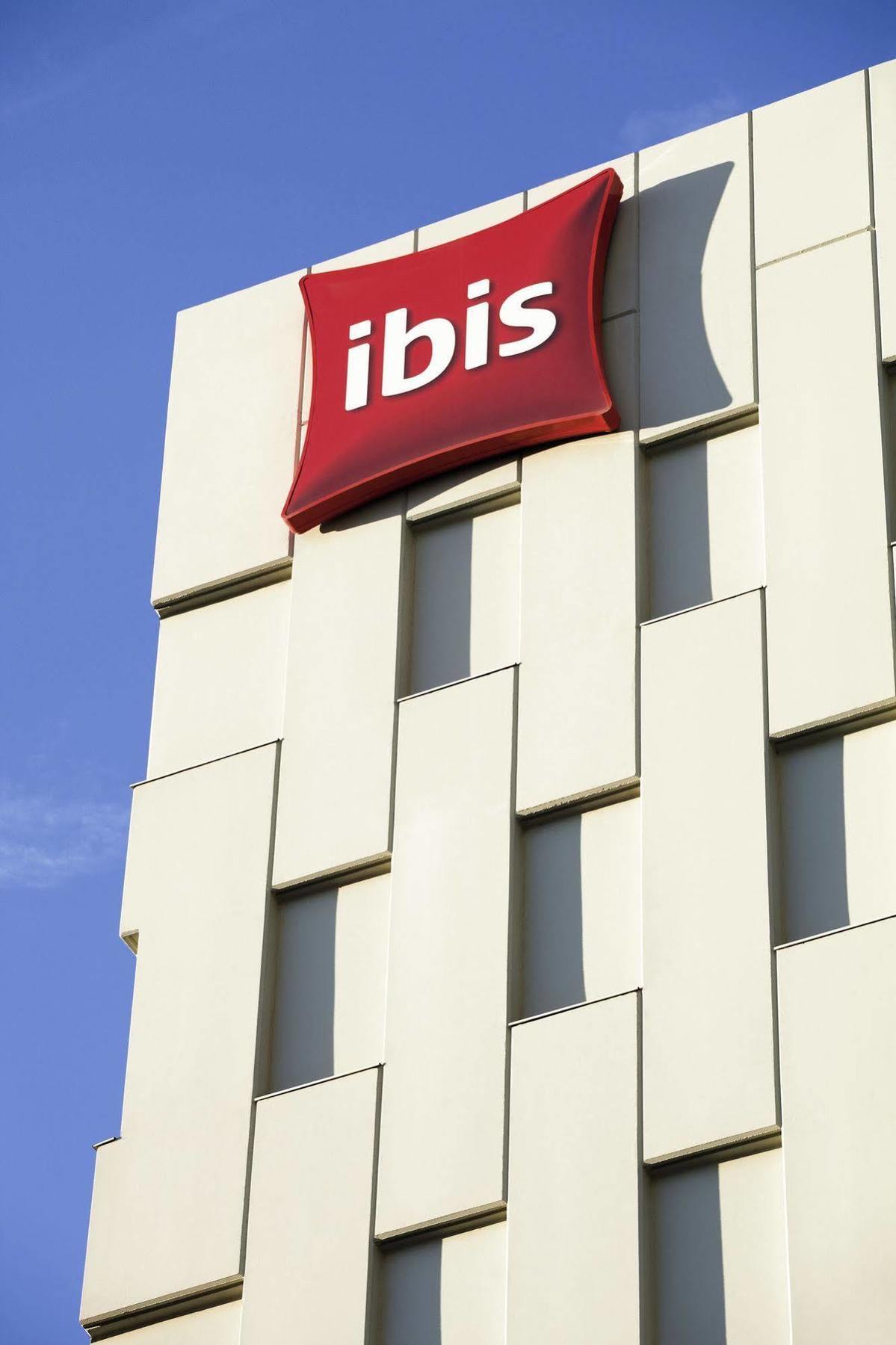 Ibis Barcelona Santa Coloma Hotel Santa Coloma de Gramanet Екстериор снимка