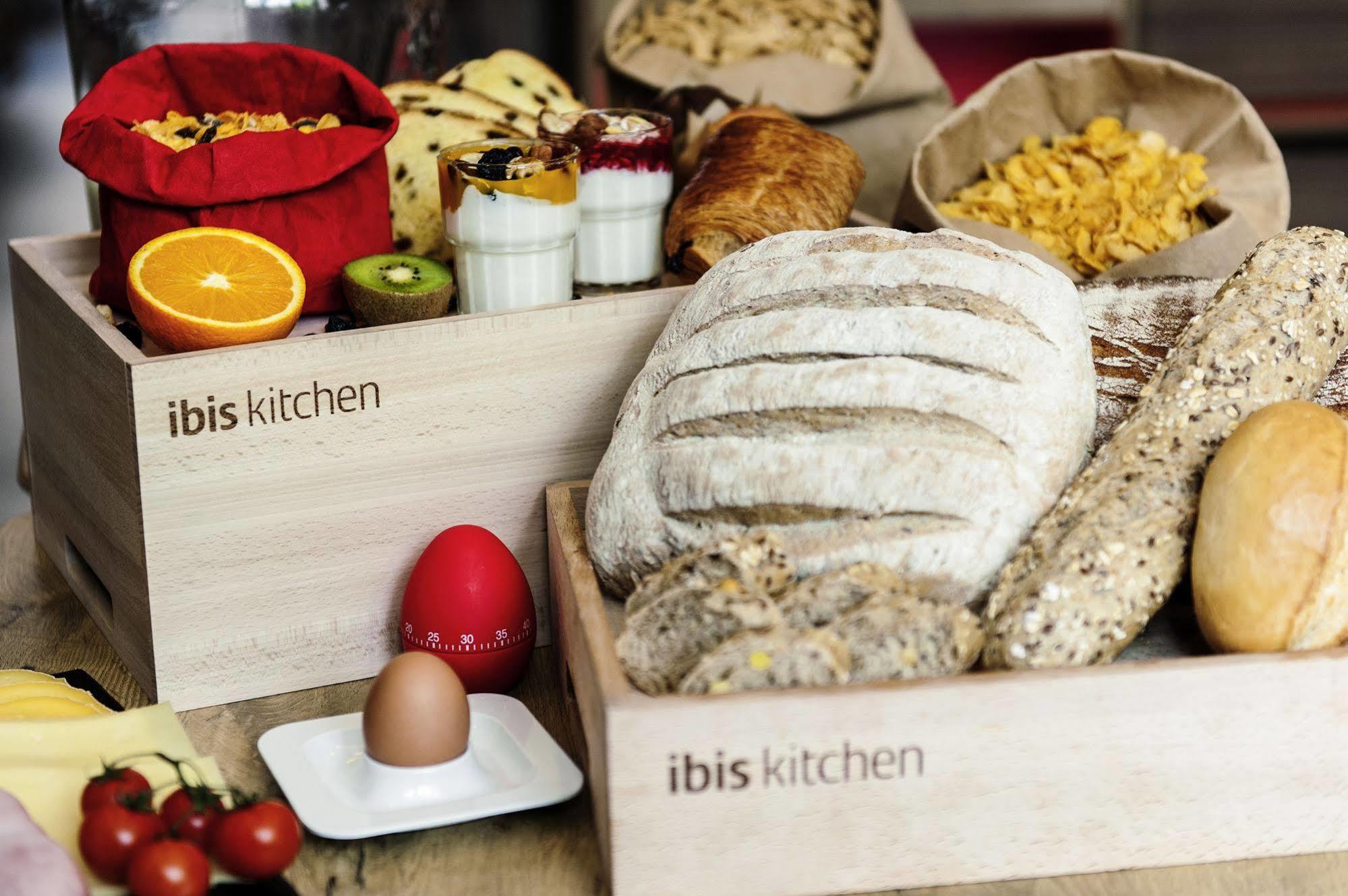Ibis Barcelona Santa Coloma Hotel Santa Coloma de Gramanet Екстериор снимка