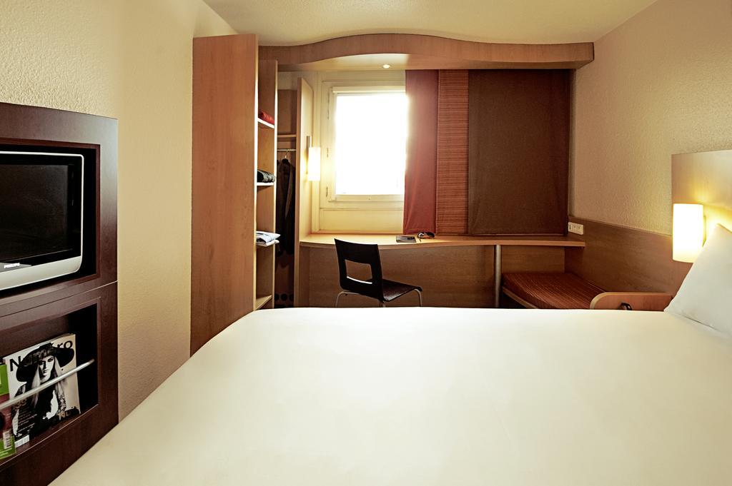 Ibis Barcelona Santa Coloma Hotel Santa Coloma de Gramanet Екстериор снимка